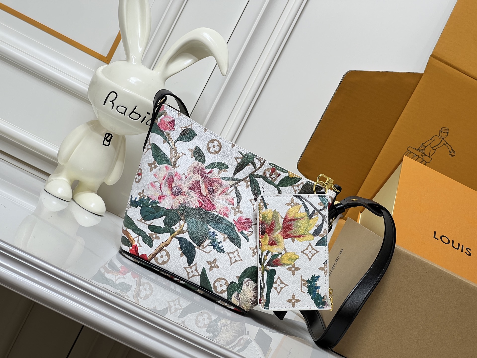Louis Vuitton LV Capucines BB Handbag Premium Canvas Gift Box Included Weekend Getaway Fashion Accessory